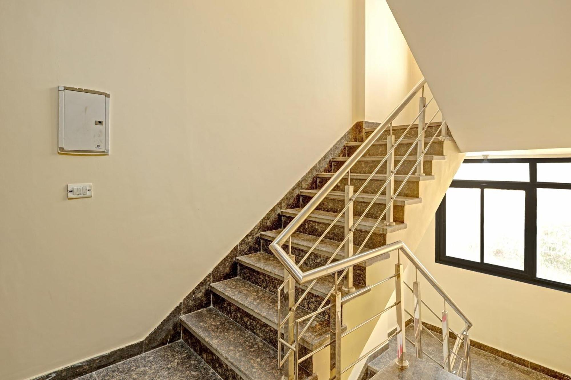 Hotel O A.K Palace نيودلهي المظهر الخارجي الصورة