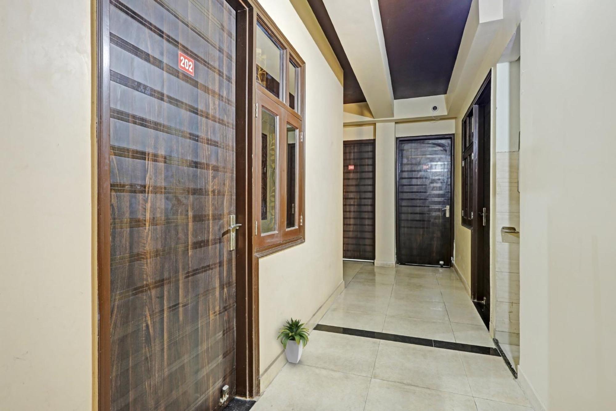 Hotel O A.K Palace نيودلهي المظهر الخارجي الصورة